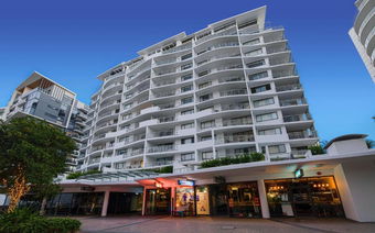 Seamark on First Apartments