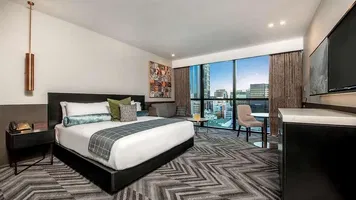 Peppers Kings Square